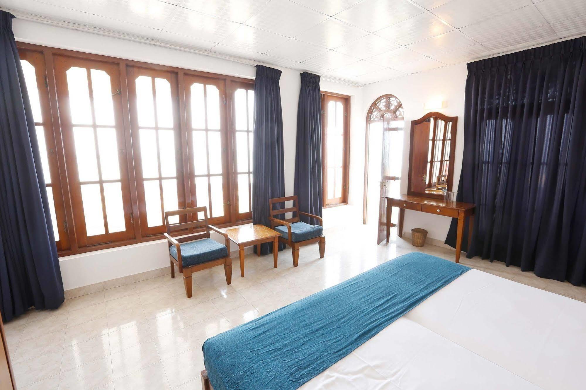 The Reef Beach Hotel Negombo Extérieur photo